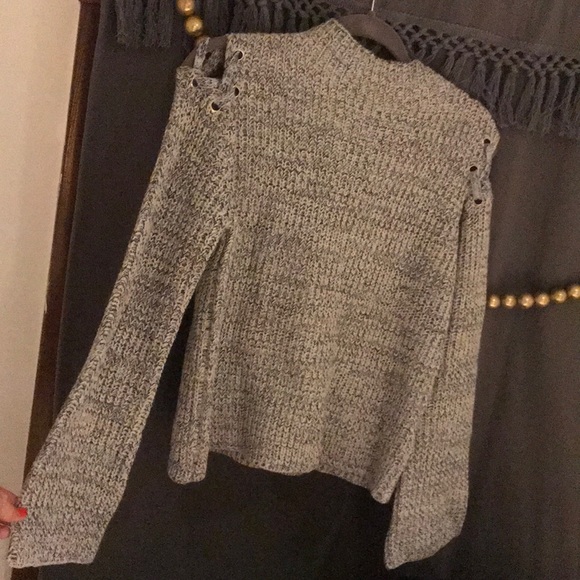 John + jenn sweater - Picture 2 of 2